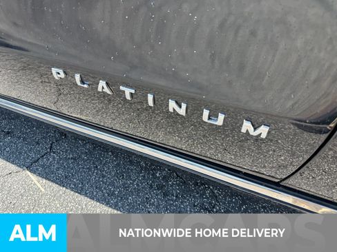 Used 2018 Ford Expedition Max Platinum RWD image 4