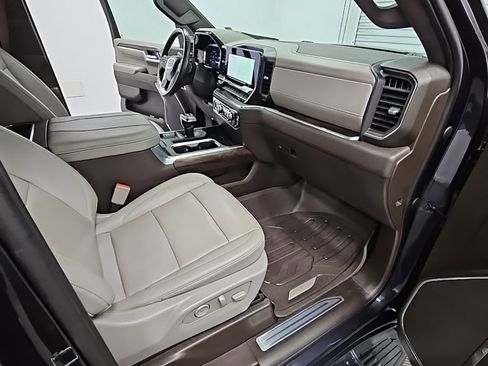 Used 2023 GMC Sierra 1500 SLT w/ SLT Premium Package image 40