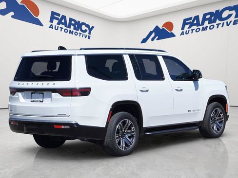 Used 2024 Jeep Wagoneer Series II AWD/4WD image 5