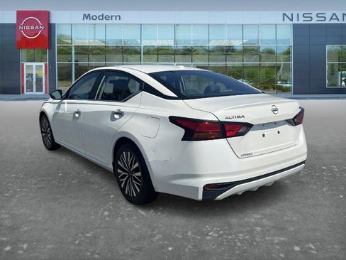 Certified 2024 Nissan Altima 2.5 SV FWD image 7