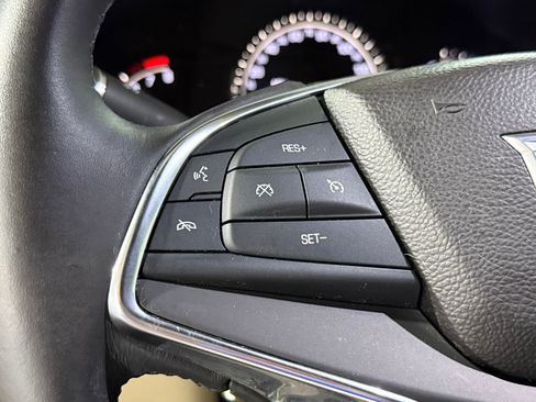 Used 2017 Cadillac XT5 Luxury w/ Driver Awareness Package image 14