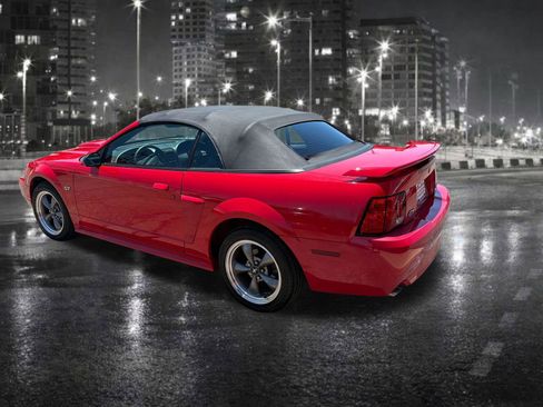 Used 2003 Ford Mustang GT RWD image 3