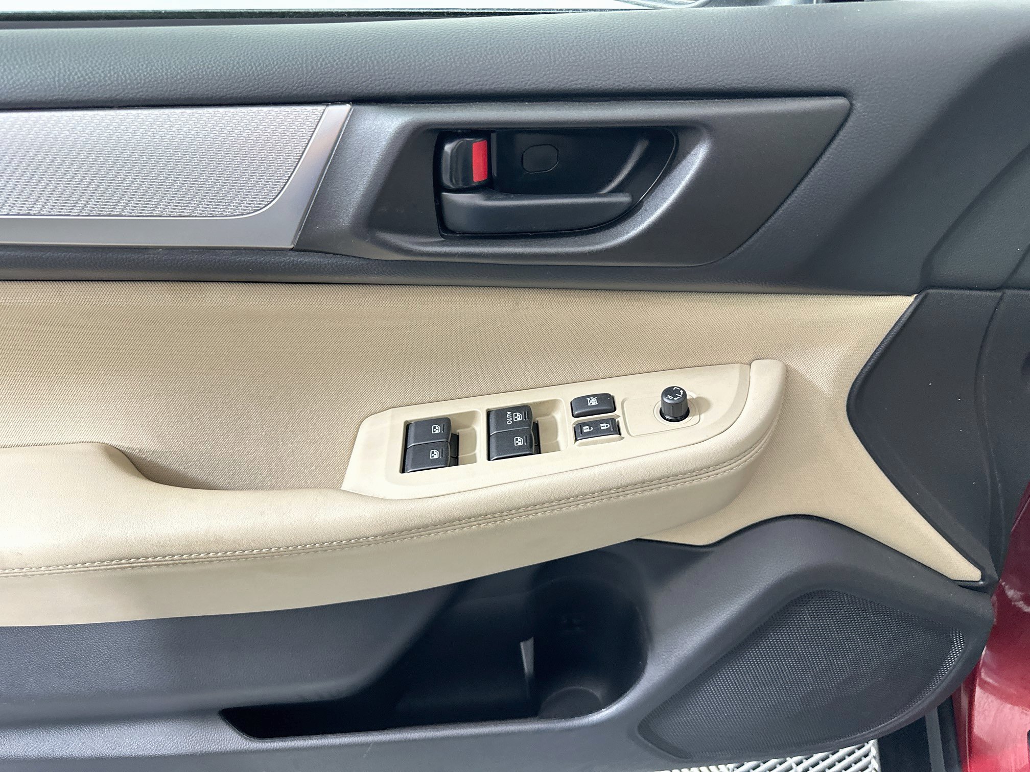Used 2018 Subaru Outback 2.5i AWD/4WD image 15