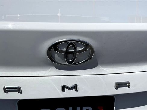 Used 2025 Toyota Camry LE image 32