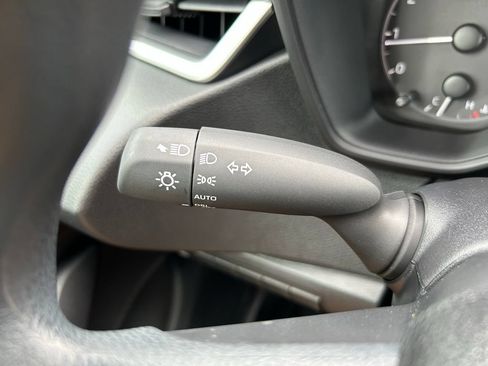 Certified 2025 Toyota Corolla LE FWD image 21