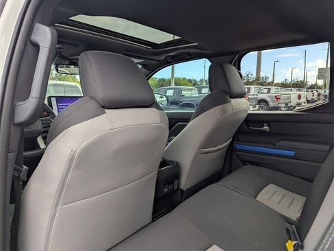Used 2024 Toyota Tacoma TRD Sport image 18