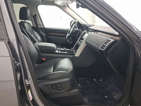 Used 2017 Land Rover Discovery HSE image 34
