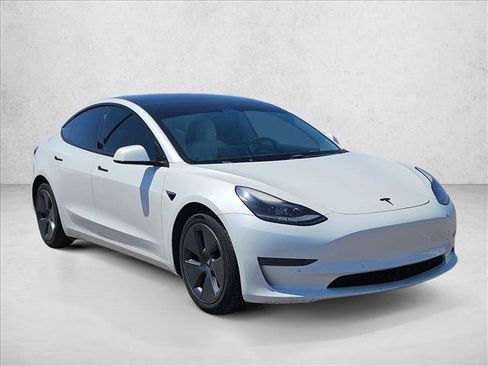 Used 2021 Tesla Model 3 Standard Range Plus RWD image 3