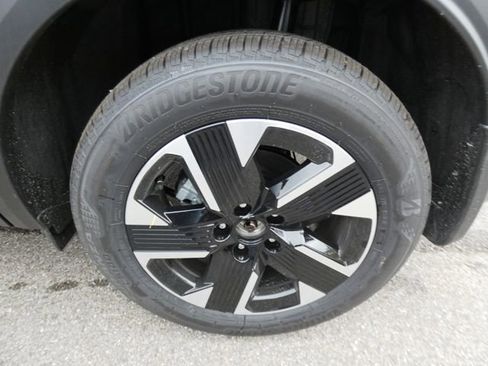 New 2026 Nissan Kicks SV w/ SV Premium Package image 9