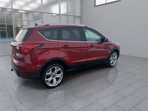 Used 2019 Ford Escape Titanium image 8
