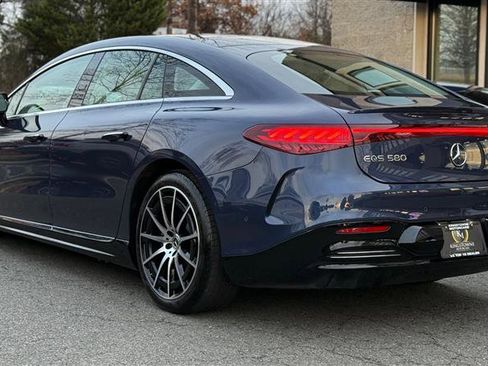 Used 2023 Mercedes-Benz EQS 580 4MATIC Sedan image 3