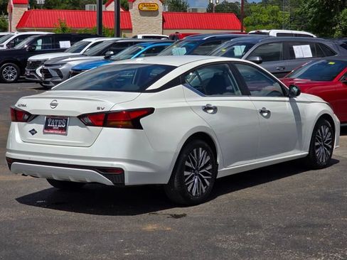 Used 2024 Nissan Altima 2.5 SV FWD image 7