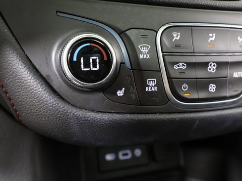 Used 2022 Chevrolet Equinox RS w/ LPO, Floor Liner Package image 39