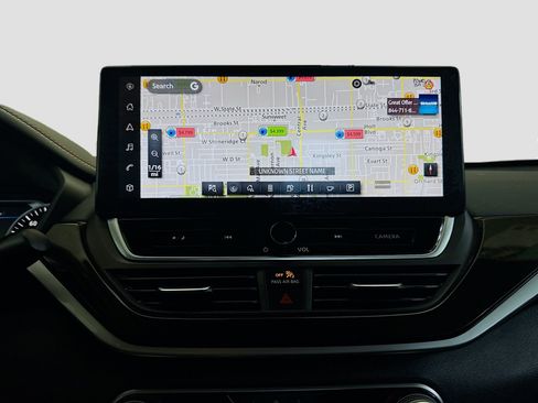 Used 2023 Nissan Altima 2.0 SR image 9