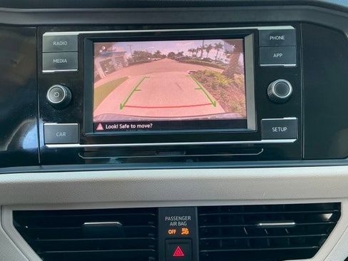 Used 2019 Volkswagen Jetta S image 23