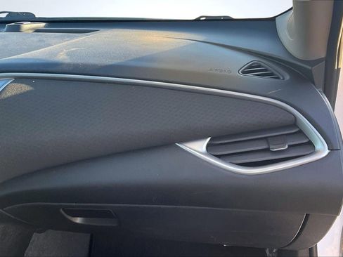 Used 2022 Chevrolet Malibu LT image 17