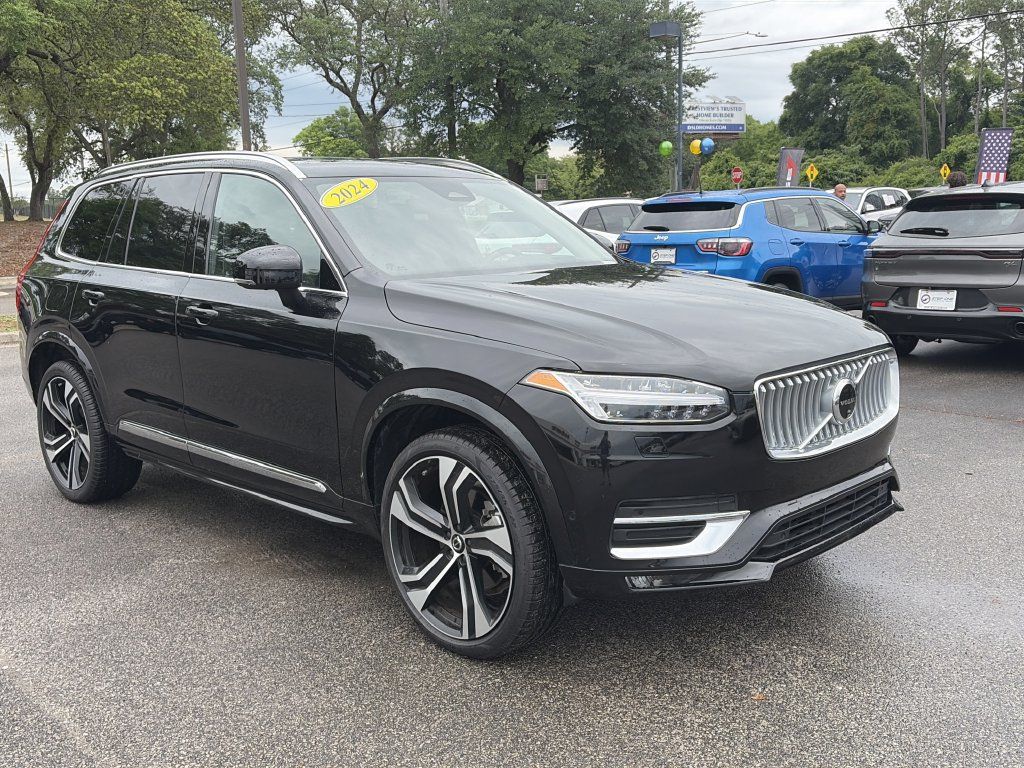 Used 2024 Volvo XC90 B6 Ultimate w/ Protection Package Premier AWD/4WD image 8