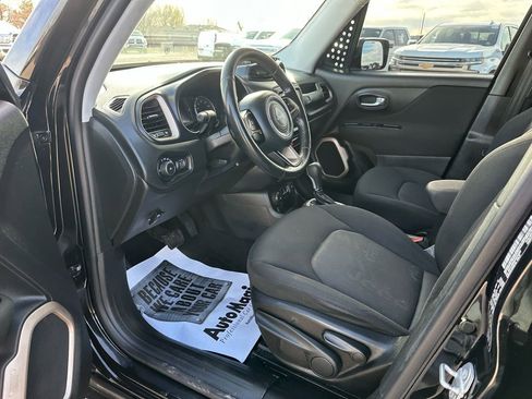 Used 2017 Jeep Renegade Latitude AWD/4WD image 38