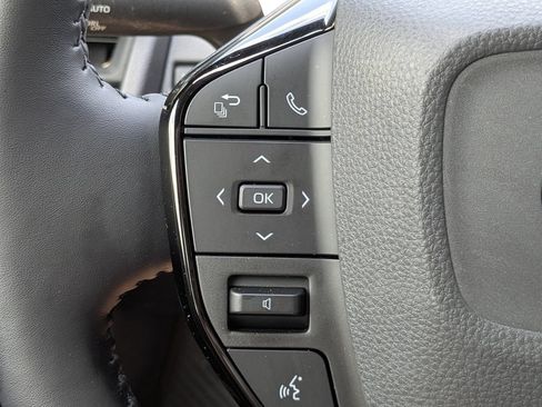 Used 2024 Toyota Prius XLE FWD image 23