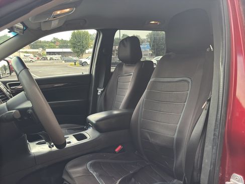 Used 2011 Jeep Grand Cherokee Laredo AWD/4WD image 9