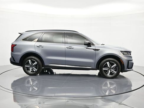 Used 2021 Kia Sorento S image 4