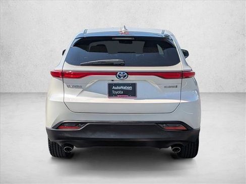 Certified 2021 Toyota Venza LE w/ Carpet Mat Package (TMS) AWD/4WD image 7