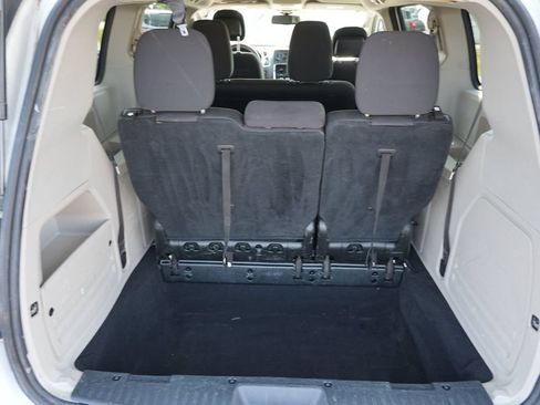Used 2018 Dodge Grand Caravan SE w/ UConnect Hands-Free Group FWD image 24