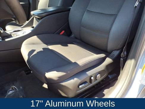 Used 2024 Chevrolet Malibu LT FWD image 18
