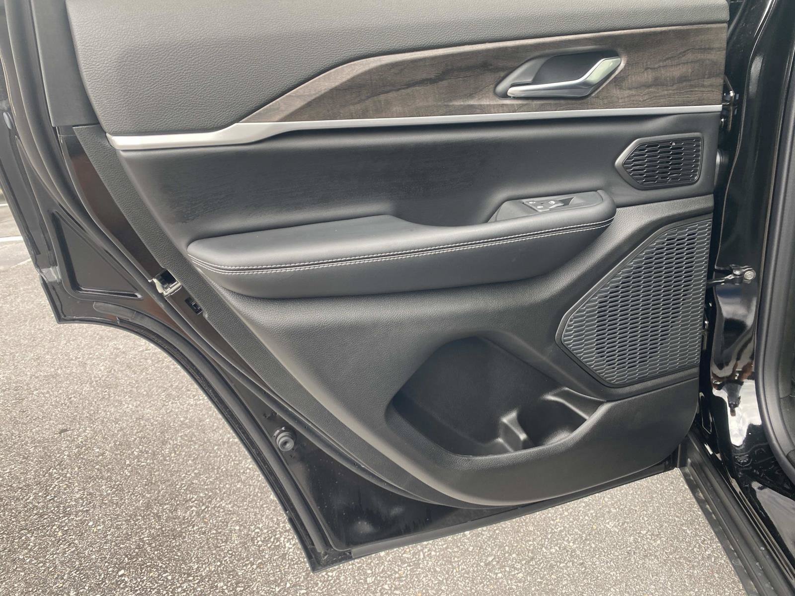 New 2027 Jeep Grand Cherokee Limited AWD/4WD image 9