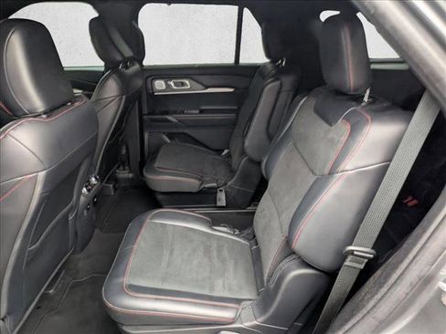 Used 2025 Ford Explorer ST image 16