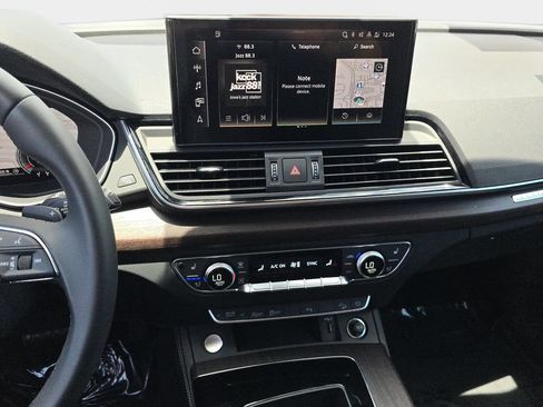 Used 2023 Audi Q5 2.0T Premium Plus w/ Premium Plus Package AWD/4WD image 26
