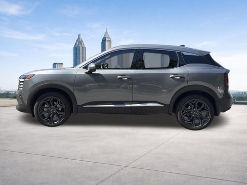 Used 2025 Nissan Kicks SR AWD/4WD image 2