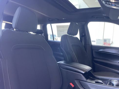 New 2026 Jeep Grand Cherokee L 4WD image 16