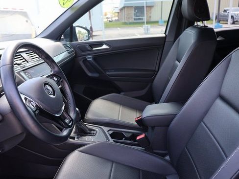 Used 2021 Volkswagen Tiguan SE R-Line image 18