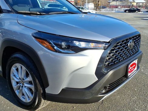 Used 2023 Toyota Corolla Cross LE image 7