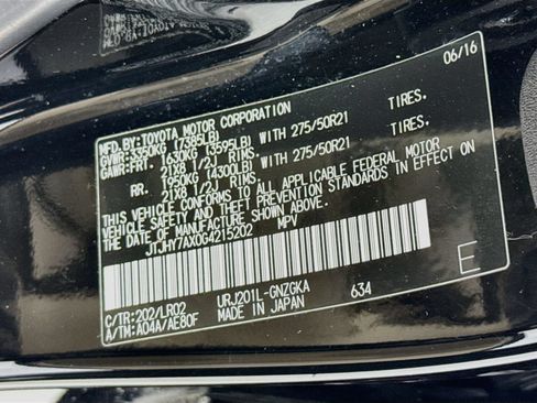 Used 2016 Lexus LX 570 4WD w/ Luxury Package image 35