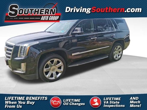 Used 2017 Cadillac Escalade Luxury AWD/4WD image 1