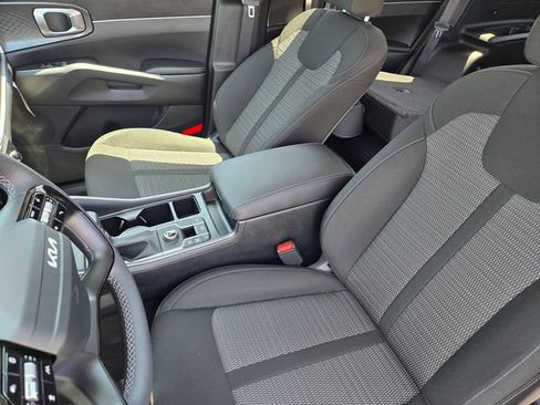 New 2026 Kia Sorento LX FWD image 17