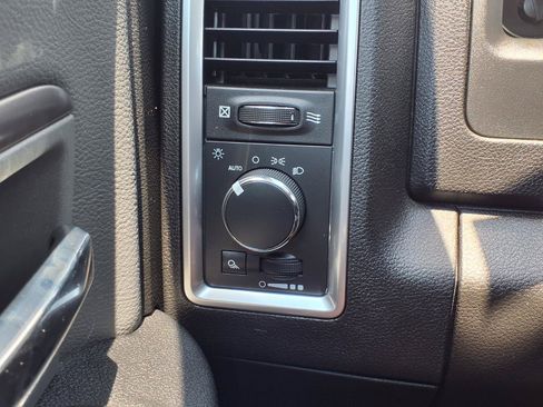 Used 2022 RAM 1500 Classic SLT w/ Electronics Group AWD/4WD image 10