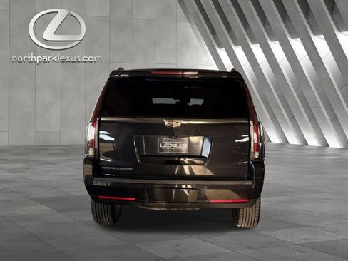 Used 2019 Cadillac Escalade Premium Luxury image 8