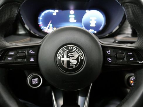 Used 2024 Alfa Romeo Tonale Ti image 16