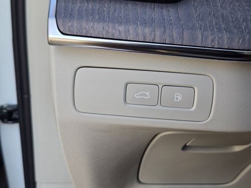 New 2026 Volvo XC90 T8 Ultra image 24