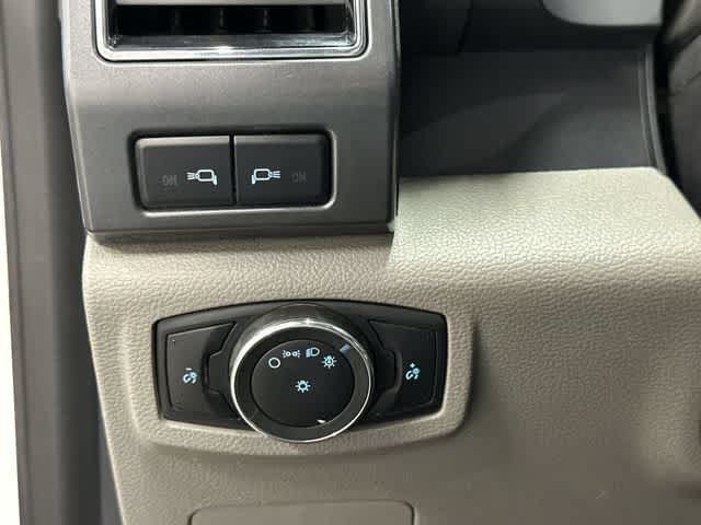 Used 2022 Ford F250 XLT w/ XLT Premium Package AWD/4WD image 19