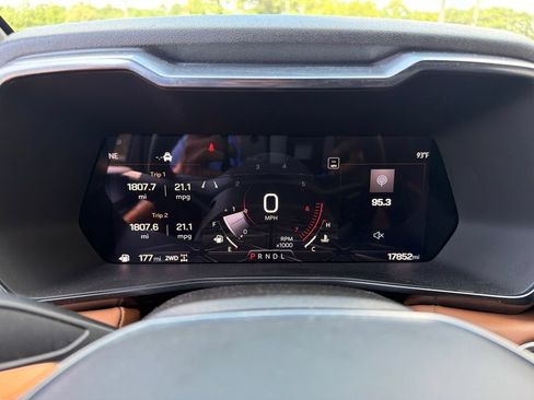 Used 2025 GMC Canyon AT4 w/ Technology Plus Package AWD/4WD image 9