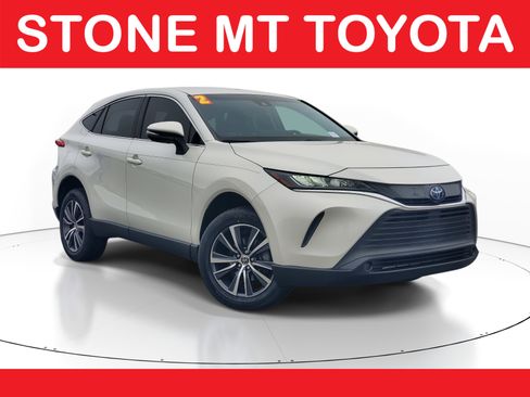 Used 2022 Toyota Venza LE image 1