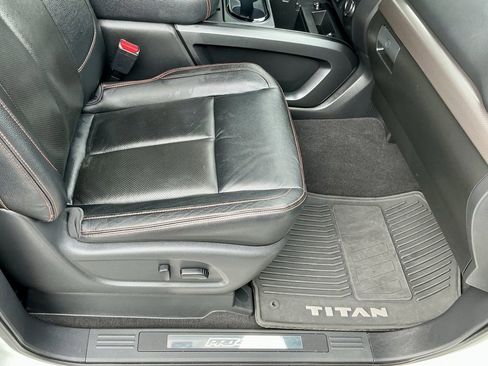 Used 2021 Nissan Titan PRO-4X w/ Pro-4x Convenience Package image 23