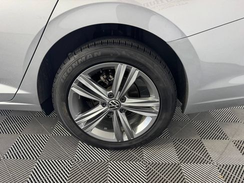 Used 2024 Volkswagen Jetta SE FWD image 13