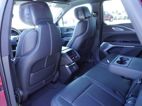 New 2025 Cadillac Lyriq Luxury image 9