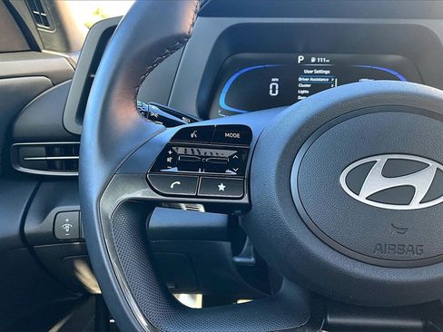 Certified 2025 Hyundai Elantra Sport image 18