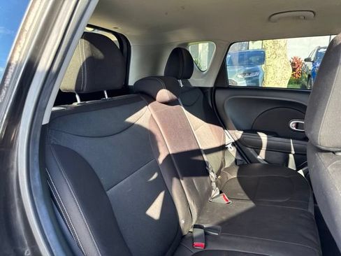 Used 2015 Kia Soul FWD image 14